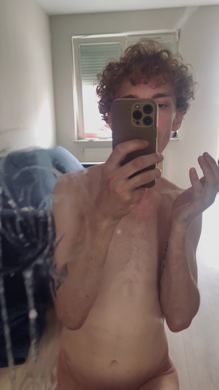 AceKropek: Doborârea unui cal cu spermă pe o oglindă0