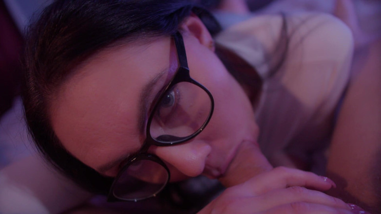 Alexa and Alex Moore: Slattern Gives Sweet Sucking Dick