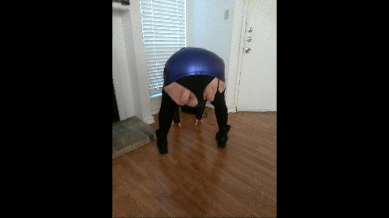 BBW nurse Vicki adventures with friends: Jururawat Vicki model pakaian seksinya berakhir dengan rotan gula-gula untuk...