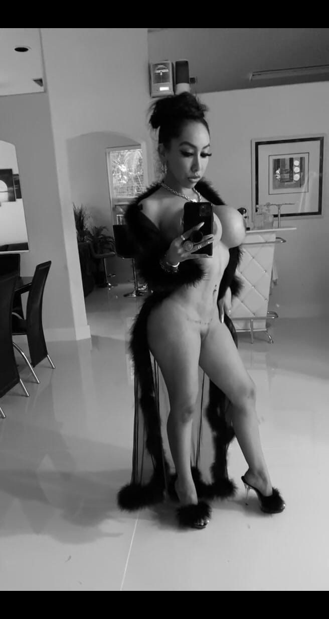 Anakaliyah: Tôi đang làm cho u khát