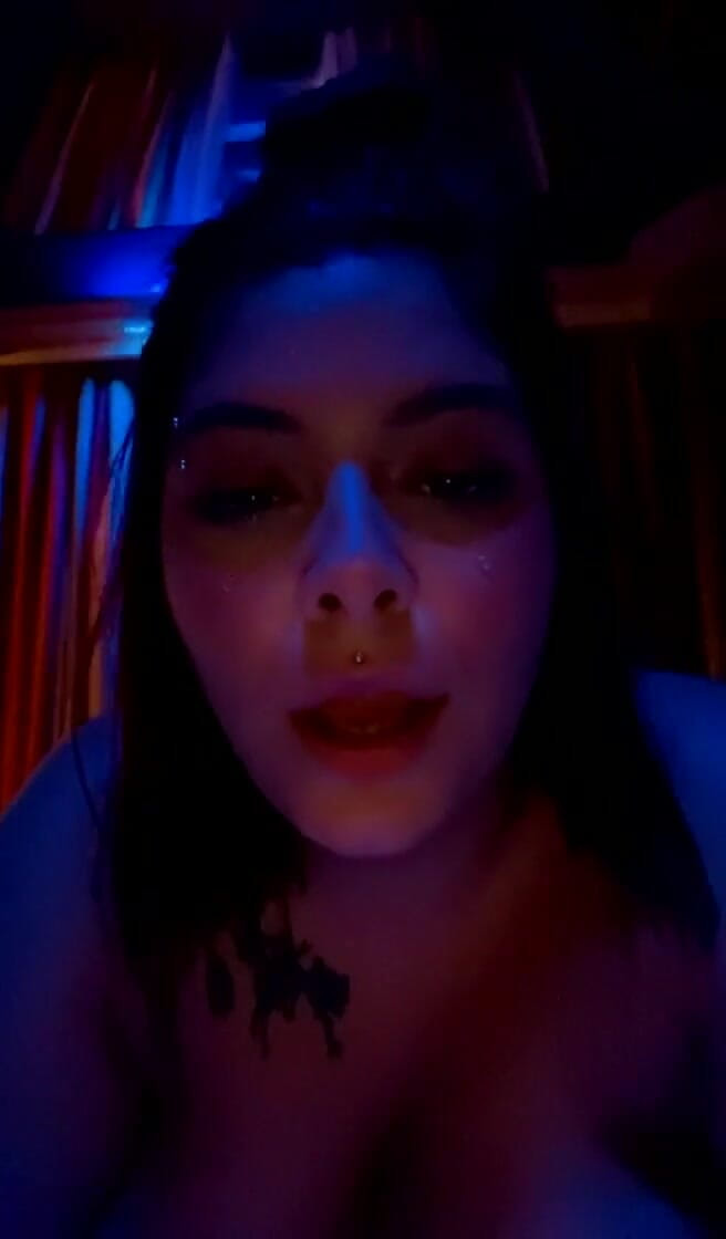 Morghy26mic: La scorsa notte sono stato in un motel per essere...