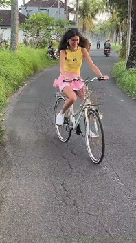 感谢一个用我的自行车帮助我的阴户的陌生人 - 中出