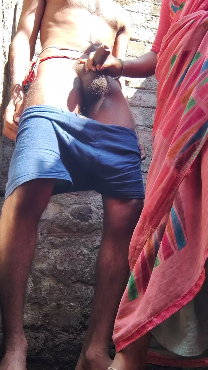 Hot bhabi gold: 德西村哥打开浴室xxx视频，印度漂亮哥的性爱视频