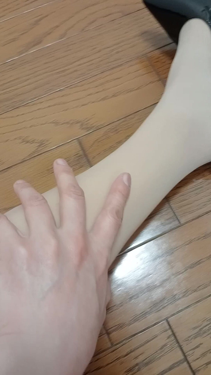 Mayumi Kanzaki: Pantyhose Legs