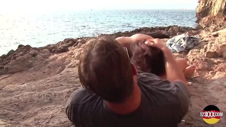 123XXX - Fucked Amateurs in Germany!: Збочена руда смокче і трахається біля моря