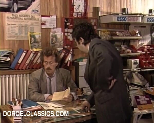 Dorcel classics: A Blowjob Under the Desk