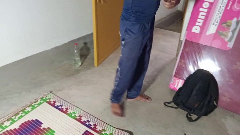 FireeCouple: Yoga eğitmenim evimde yoga öğretirken beni sert sikiyor