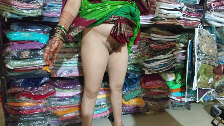 Sexy baby girl: Fucked Bhabhi in exchange for a new saree