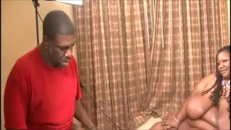 Porn Rap Star: बड़ी गांड वाली 2 वेश्याओं के साथ खेलना