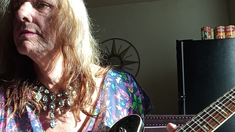 Lizzy Yum: Lizzy Yum Sfw Sd August 2025 Dilating #83 (love Bus Lords of Acid)