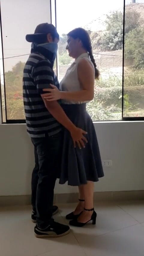 Agnes Swallow: Secretary Gives Me a Blowjob and Pisses with Excitement