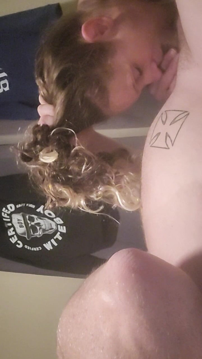 My throat demon: Вона робить це хорошим