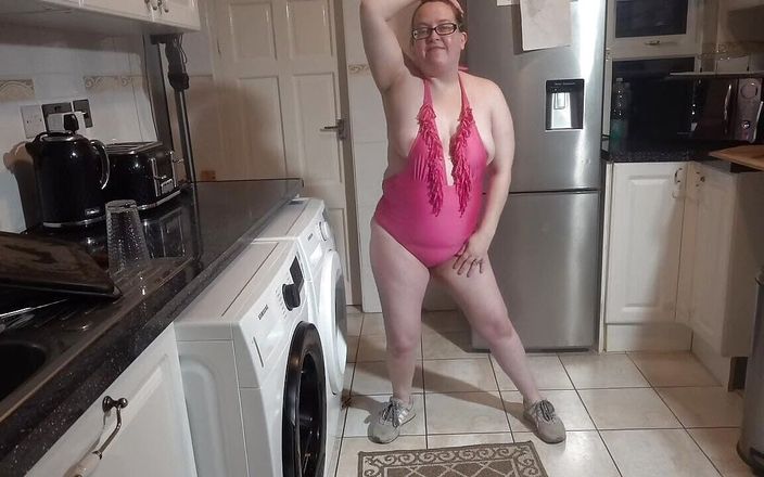 Horny vixen: Wife with Big Tits Dancing in Swimsuit