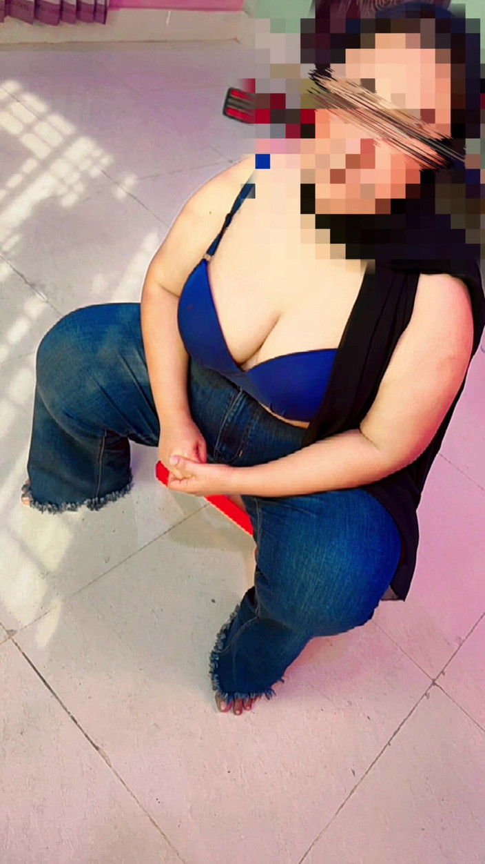 Aria Mia: Mahasiswi imut arab lagi buka baju kampusnya sambil bugil &amp; fetish...