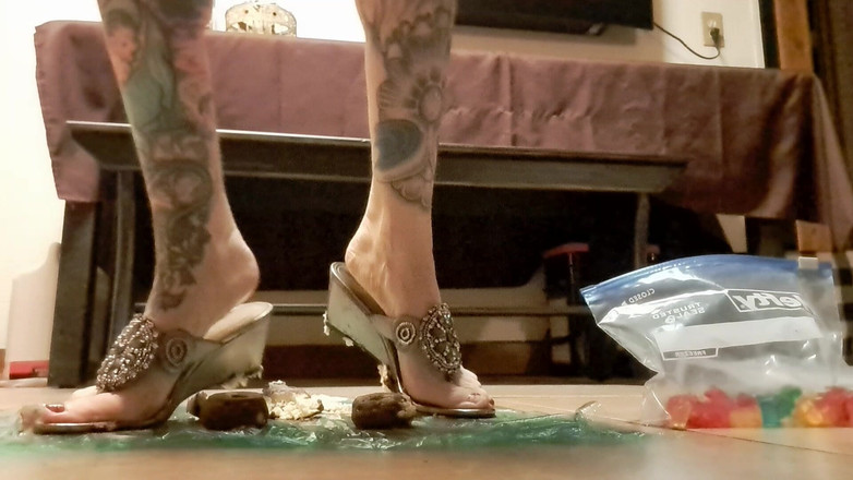 PandoraSG: Stomped Pochoutky od Femdom Wedge Sandály