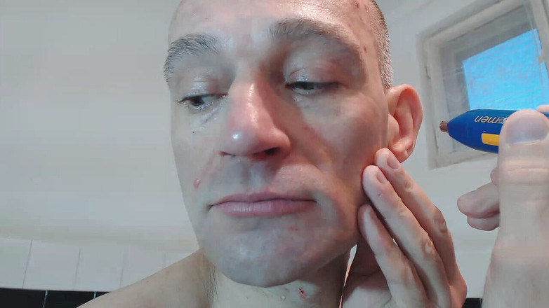 TIVADAR 73: Tivadar 73 îndepărtarea firelor.