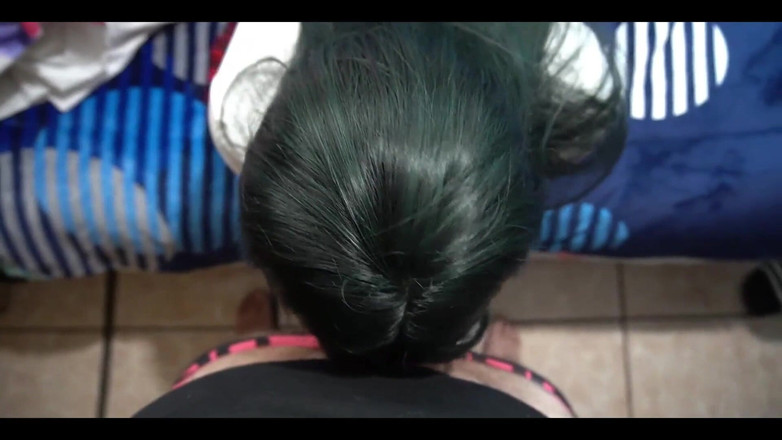 Anny Kitty: お尻が痛いよ、ハニー。18歳の学生が肛門に入るのが嫌い