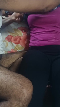 소파에서 하드 핥는 유부녀