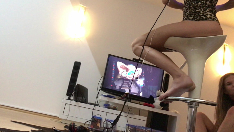 Leon Lambert Girls Twerk Parties CFNM: Para o Halloween: Sedutor, delícias definitivas de Halloween, Sarah e...