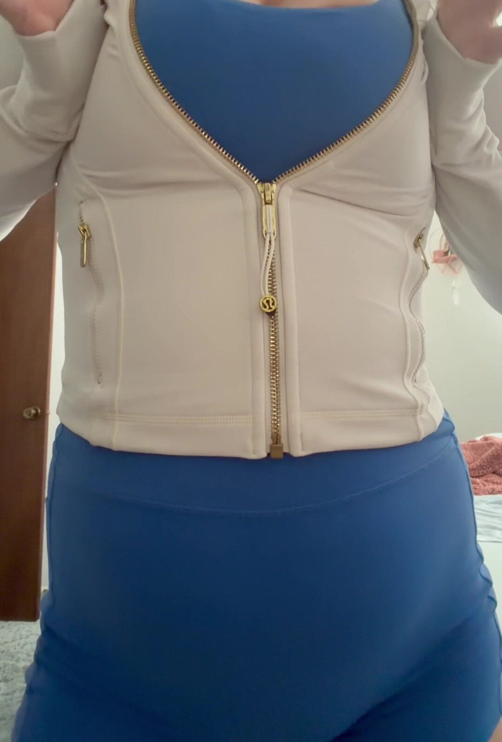 Happyvibes: Having a Little Bit of Fun Before the Gym