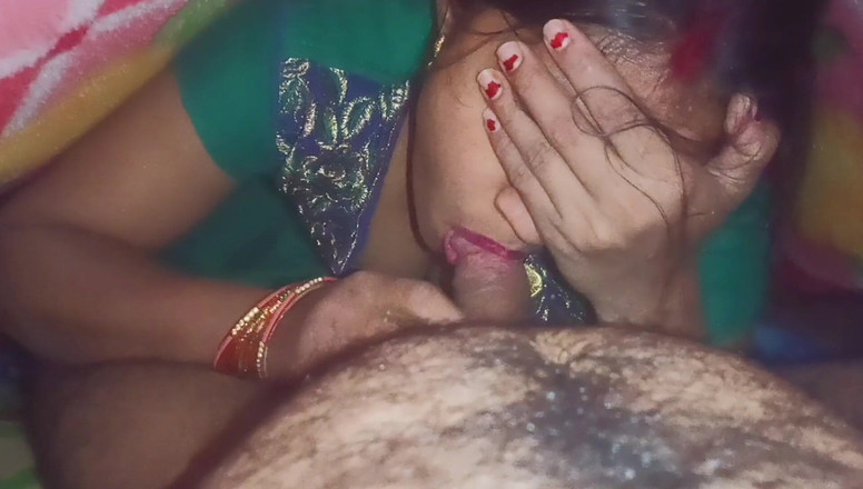 Sexy indian bich: 甜美的哥的第一次口交被颜射