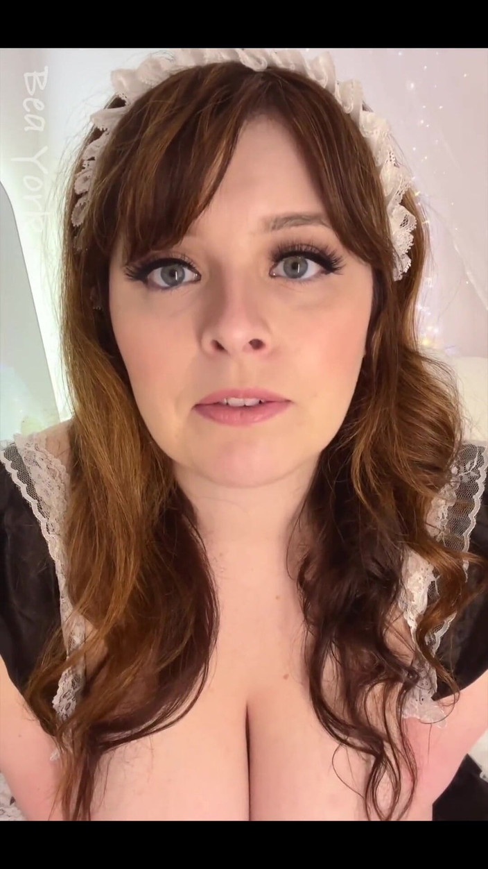 Bea York: Ben senin hizmetçin ve molam sırasında beni izlerken yakaladım seni