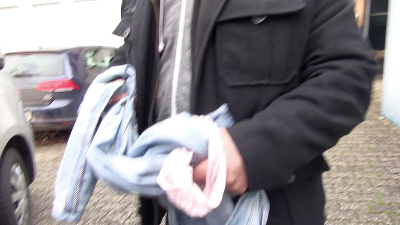 German Porn: 차에서 홉을 타고 따먹히는 독일 밀프