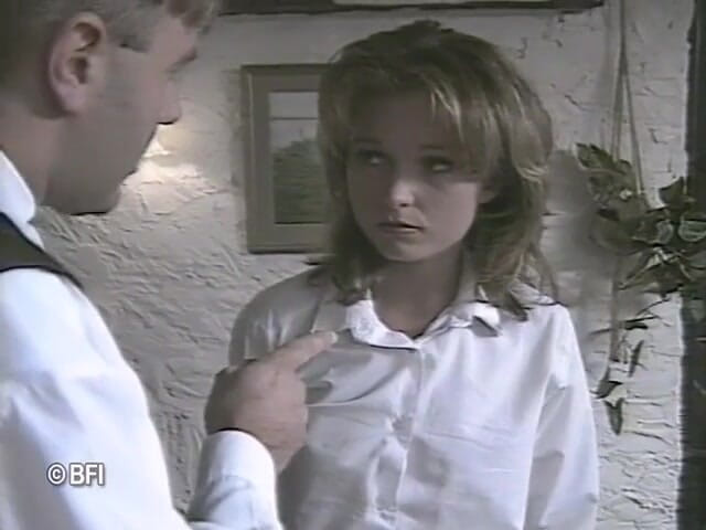 House of lords and mistresses in the spanking zone: Julia se fait fesser en 1999