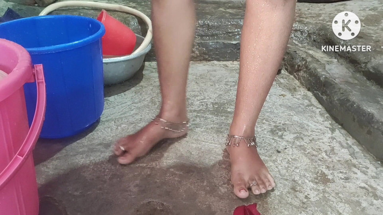 Anita yadav: Cine va face baie cu mine?