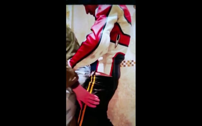 KinkySirius: Skinheads follando duro, mamada, mear y semen