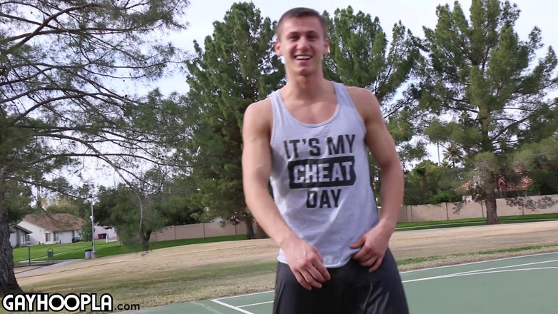Gay Hoopla: 새로운 핏 언컷 대학생 맥스 마크오프