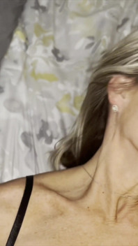 Producer directs MILF’s anal shoot