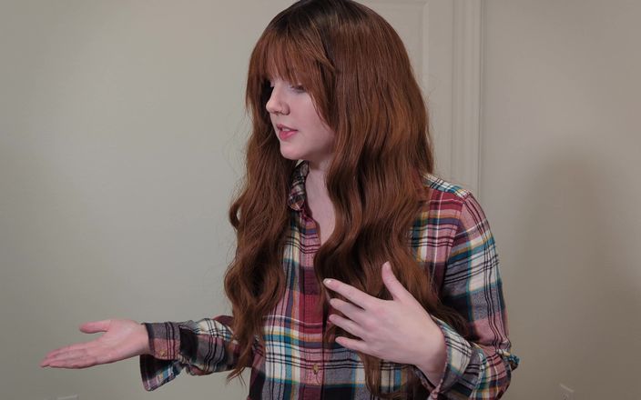 Housewife Ginger: ¿Dejarías que tu hermanastra te ayude a tomar fotos de...