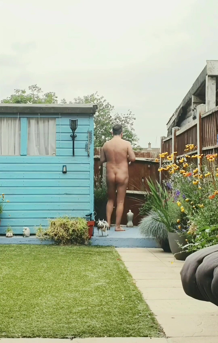 MaleModel: Nagość w ogrodzie / ekspozycja (część 1)