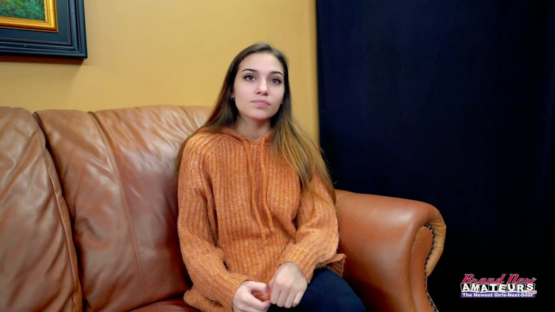 Brand New Amateurs: My cutie coed friend tricks Kataljna Kittin pussy for pussy...