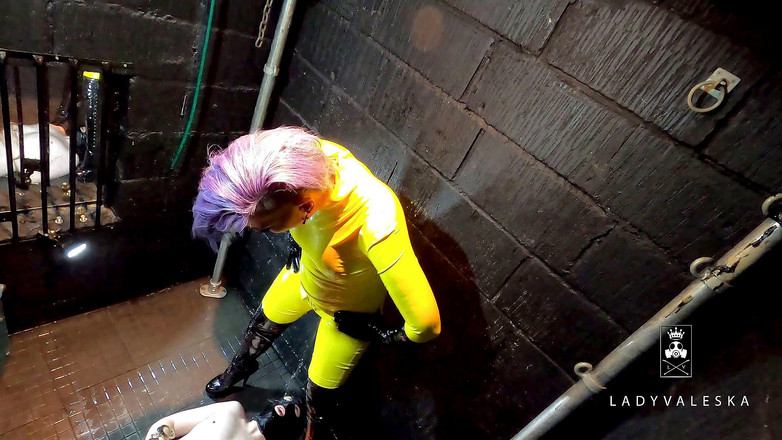 Lady Valeska: Deportes acuáticos y manguera