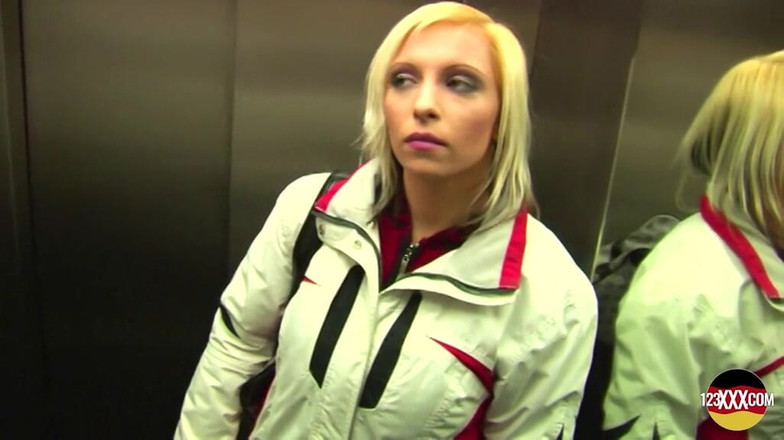 123XXX - Fucked Amateurs in Germany!: Si jalang blonde seksi dari Jerman dapat pancutan besar di...