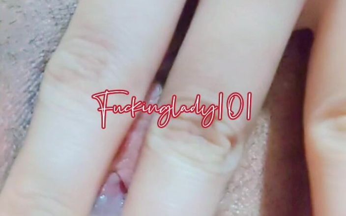 Fuckinglady101: 角質のピナイいい女彼女の処女の猫を指で触れる