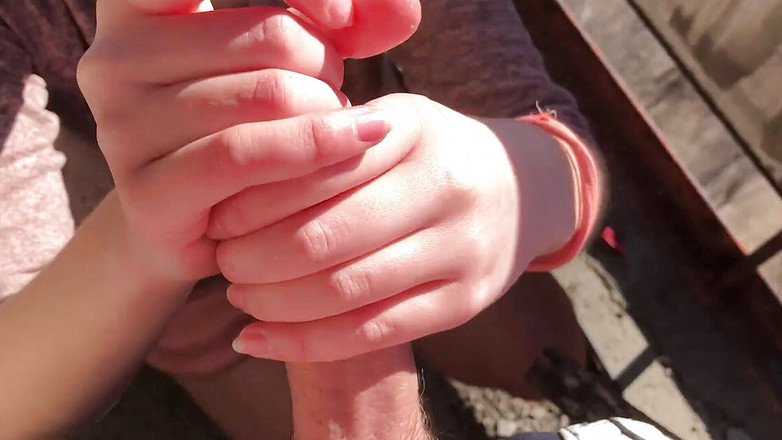 Chocolate cookies: Sục con cu của anh ấy trên ban công