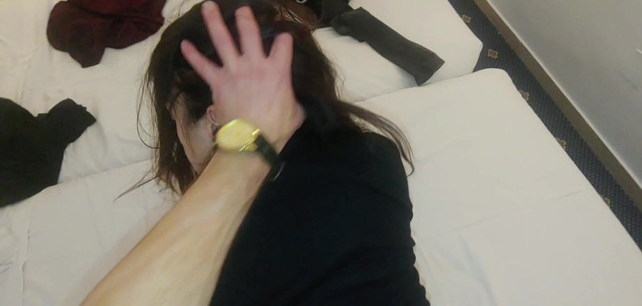 Ferrero anal experience: Noche en el hotel con un extraño Dialoghi Ita