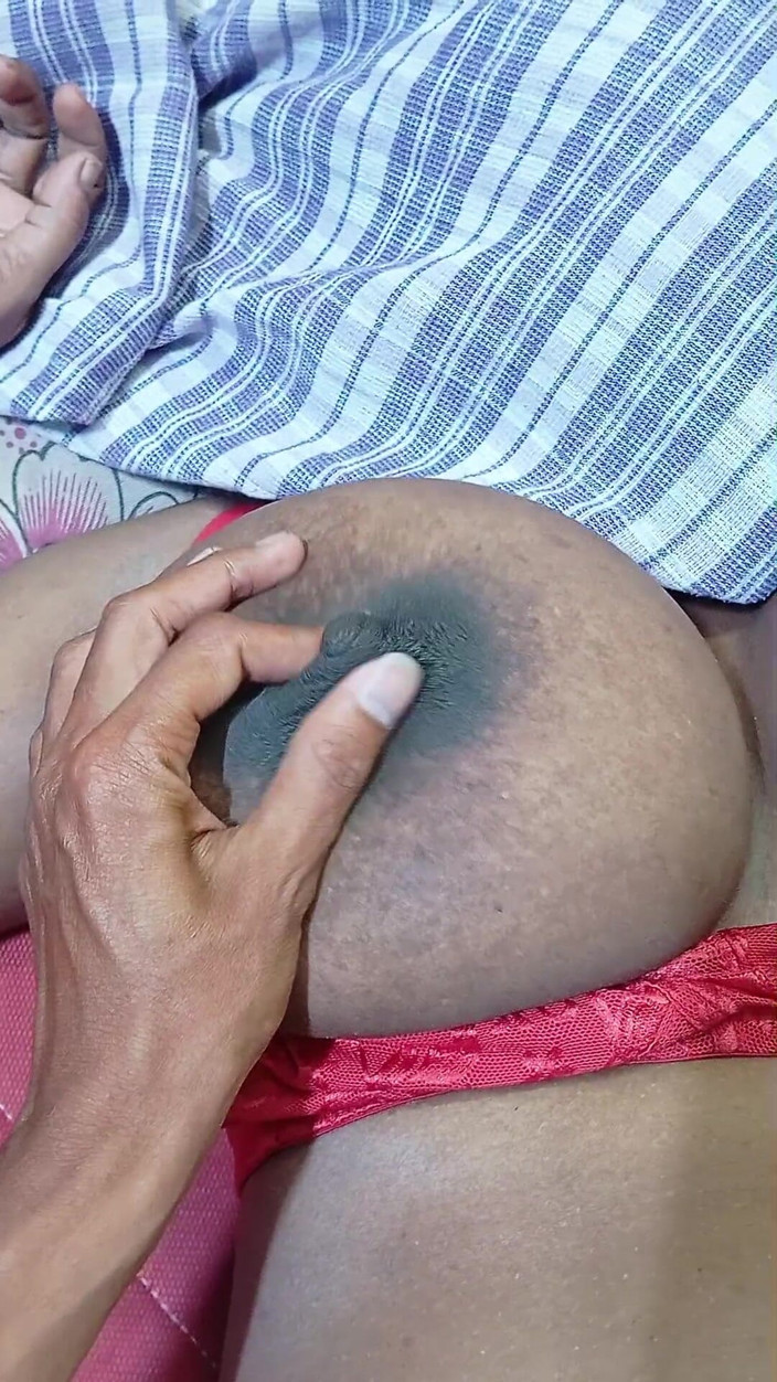 BeautyAnu: Makcik India bertetek besar seksi dan pertunjukan besar