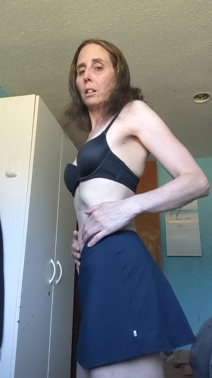 SexyRach75: Different Positions with Dildo and Fun Masterbation.