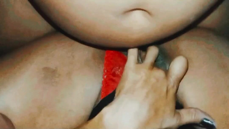 anal_queen_amateur: एमआईएलए ने उंगलियों से वीर्य निकाला जबकि एक लॉग गधे के अंदर और बाहर जाता है