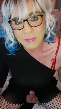 Crossdressing Juniper Beri