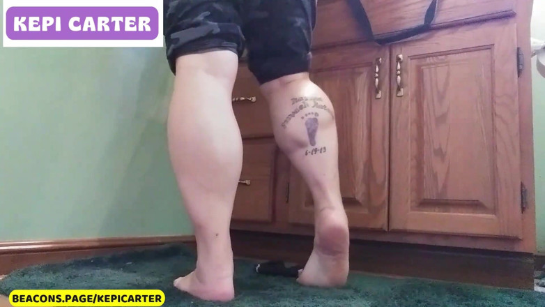 Kepi Carter studios: Flettendo i miei polpacci con le calze e a piedi...