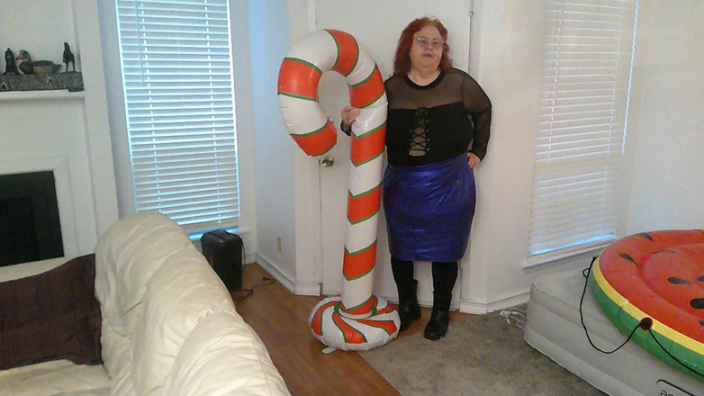 BBW nurse Vicki adventures with friends: O asistentă mare și frumoasă Vicki încearcă să-și strice Bomboana de baston?