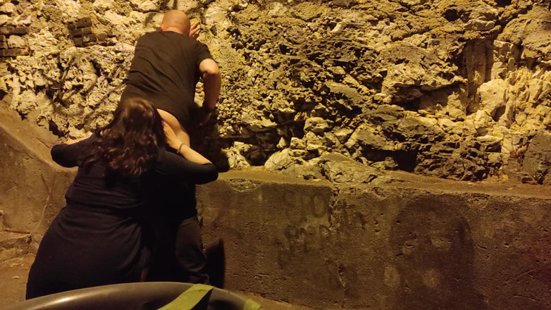 Toilet Mommy: Мачеха лижет очко волосатой заднице своего пасынки и заставляет его кончить