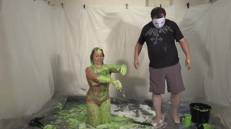 Gunked up girls: Ashley Rider policial fodida