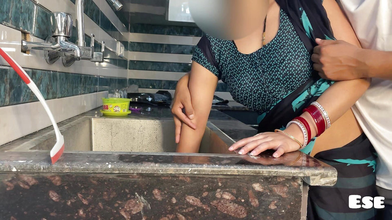 Sammy Sins: Bhabhi bị đánh và đụ với devar