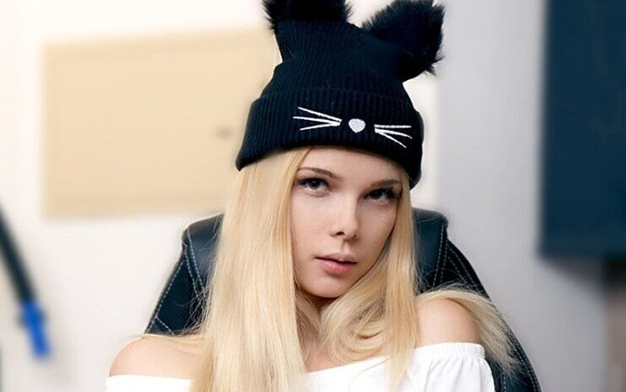 FeelMeVR: Тинка Samantha Shain в моем офисе 180VR Видео